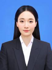 นางสาวปาริฉัตร มั่นยืน